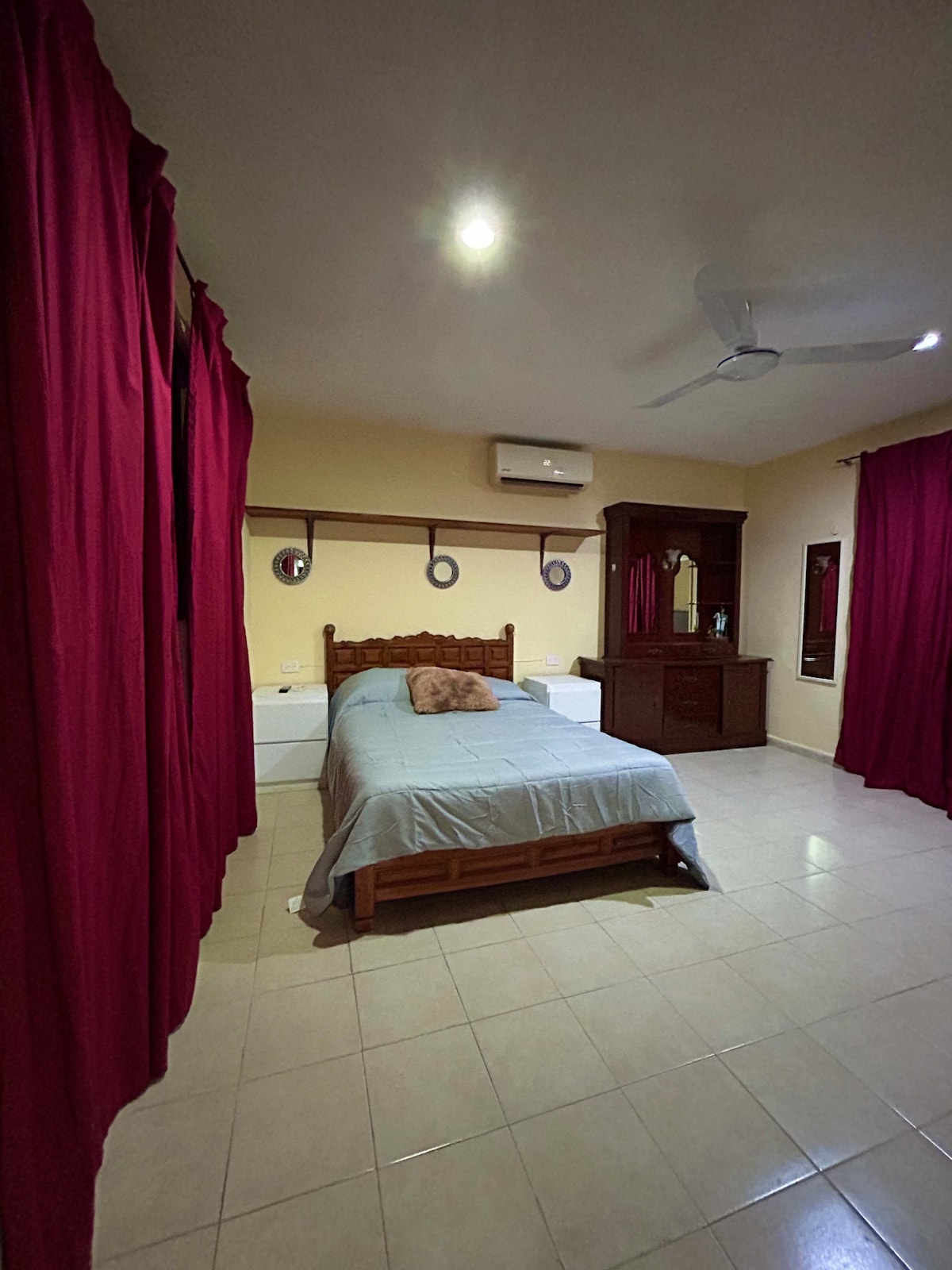 Спалня с тоалетна чиния