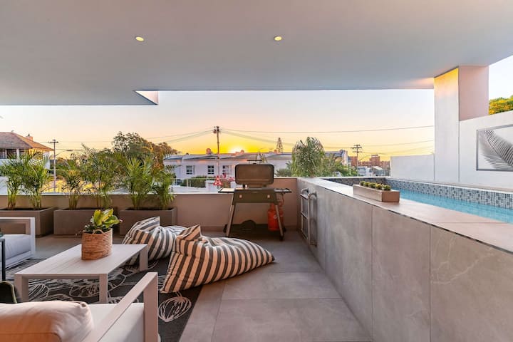 Walk To Beach, Pool, Camps Bay -Terrace Royale Apt - キャンプス・ベイ