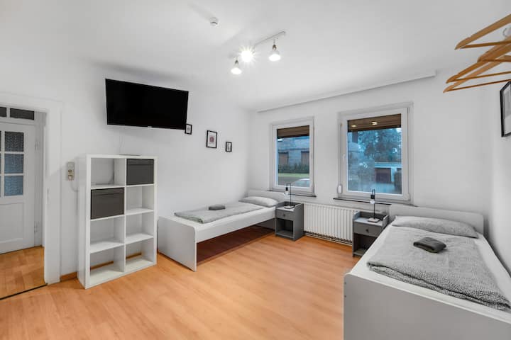 Moderne Erdgeschoss- Wohnung Mit Terrasse - Celle