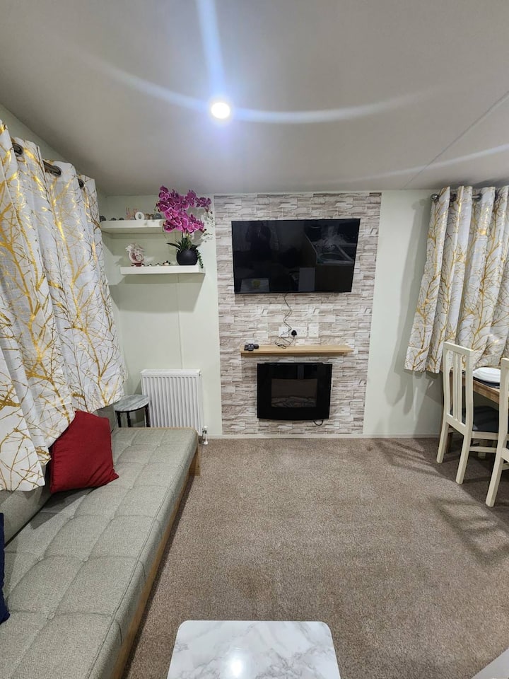 Island Retreat Plus 25% Off Ferry Travel - Isle of Wight