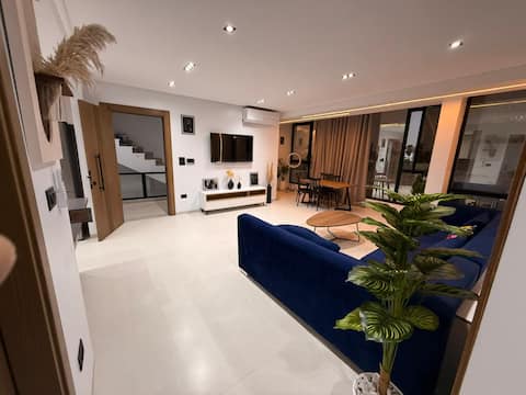 Luxury Apartment S2 – 900 m from the Beach – Smart TV – Parking