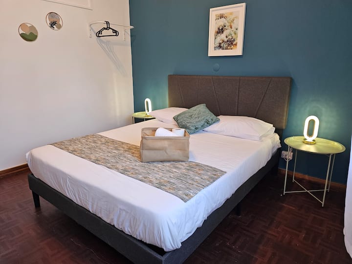 Karinya Room| Stay At Cutest Square @ Faro Centre - Faro