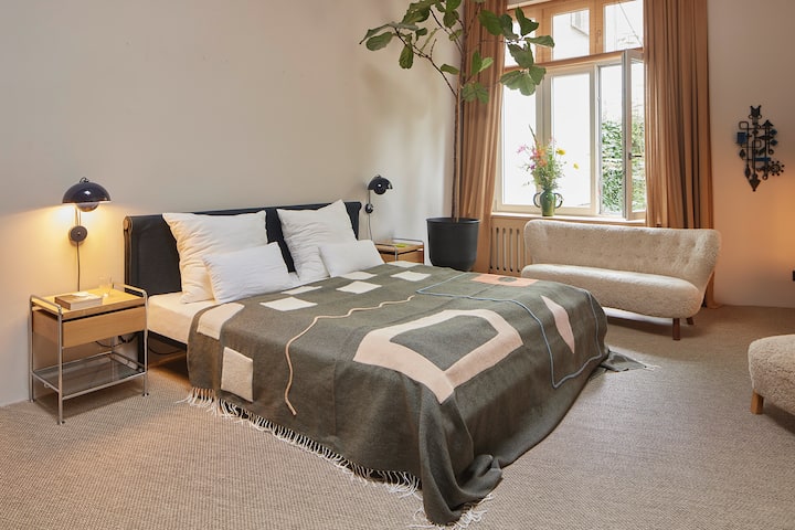 Schlafzimmer 1