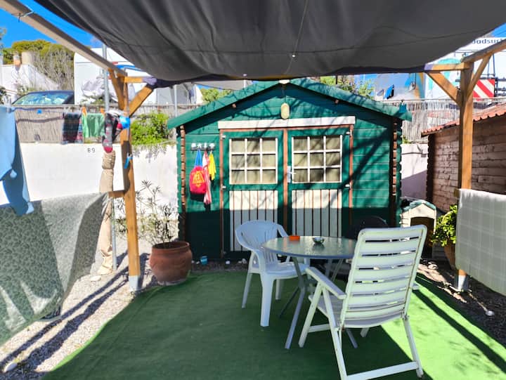 Cabañas Para 2 Personas, Mesa De Jardin - Benidorm
