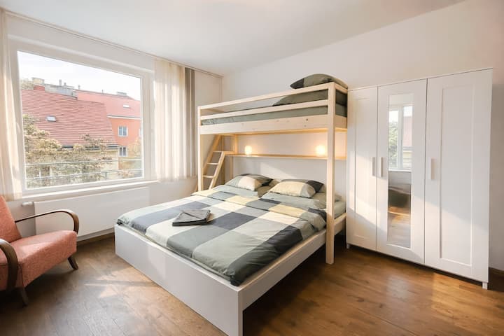 Central Stay For 3 Guests & Parking Assistance - Prague