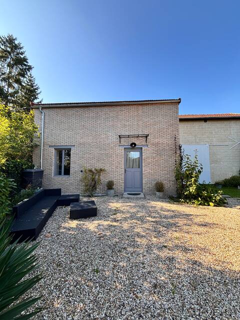 House with garden and private parking in Andrésy