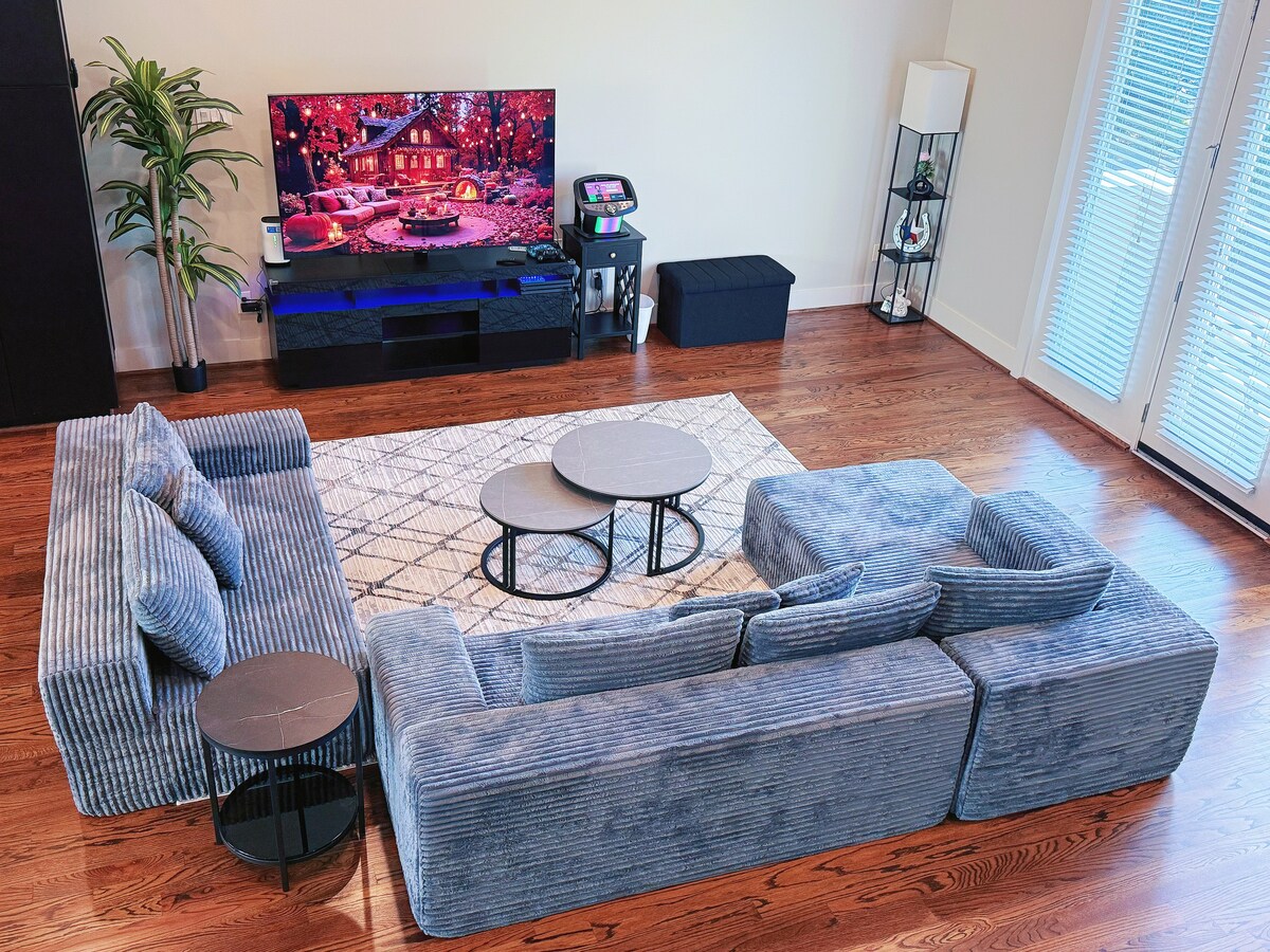 Popular Airbnb listing: Modern Midtown Gem W/Skyline View Rooftop/BBQ/5bed in Midtown