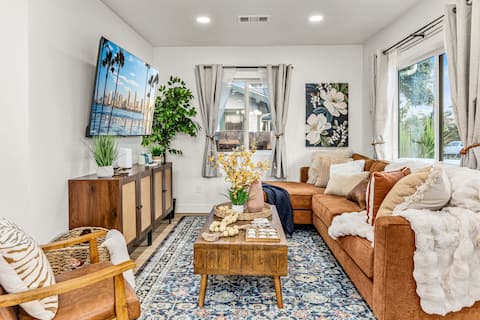 Popular Airbnb listing: Central SD Family Stay •Backyard Playset & Nursery in Mid City:Normal Heights