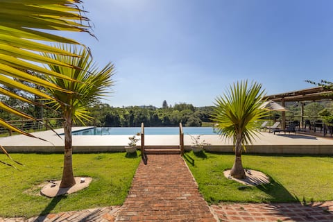 SP Farm with Swimming Pool, Lake and Pony - up to 25 guests