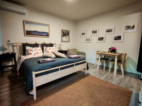 Popular Airbnb listing: Your Homebase in Helsinki - with a/c in Taka Töölö