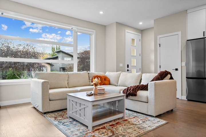 2 King Bed | Game Room | Garage | Min To Hospital - Calgary