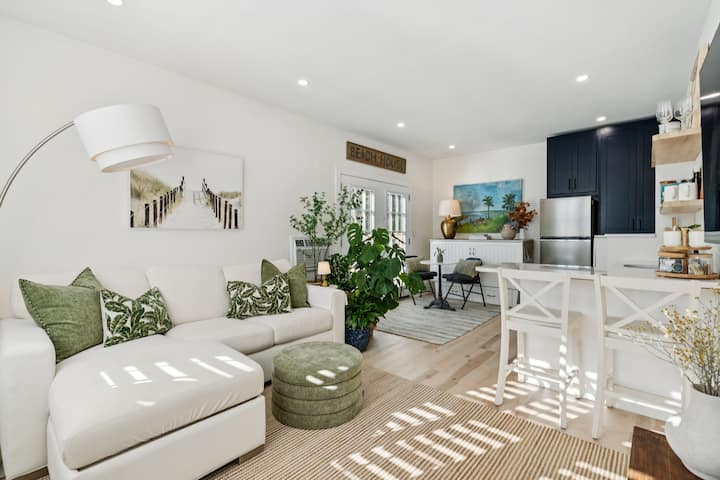 Charming Upscale Beach House - Master Suite - South Carolina