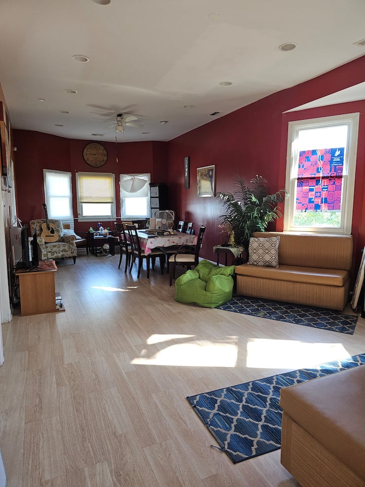 54302 Quiet Private Room - Chicago, IL
