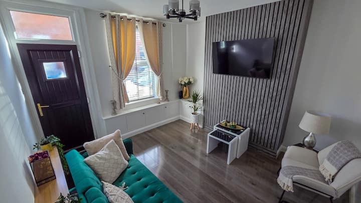 Garden Gazebo Home. Free Parking. 15 Mins To City - York