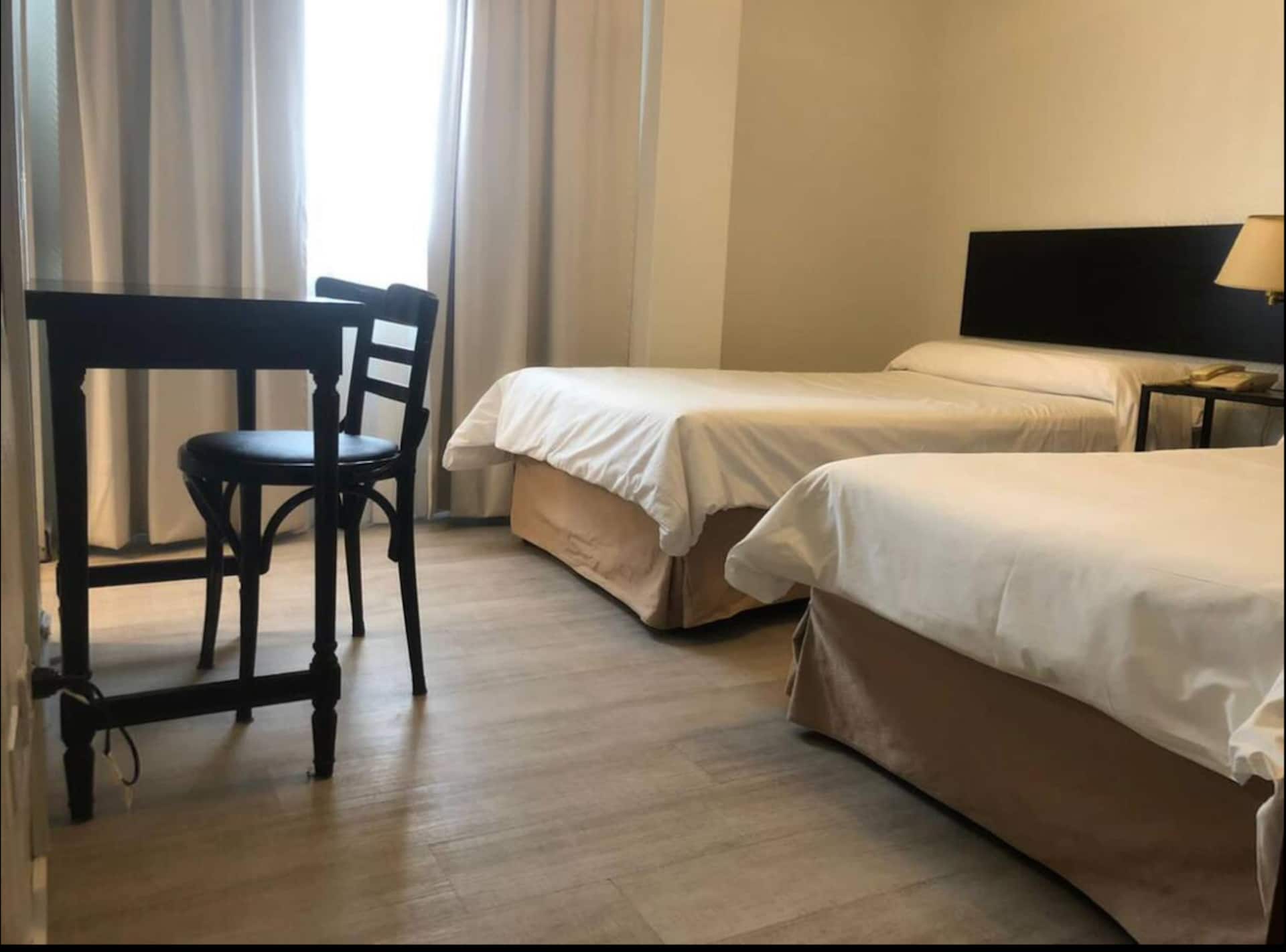 Quarto de hotel com café opcional