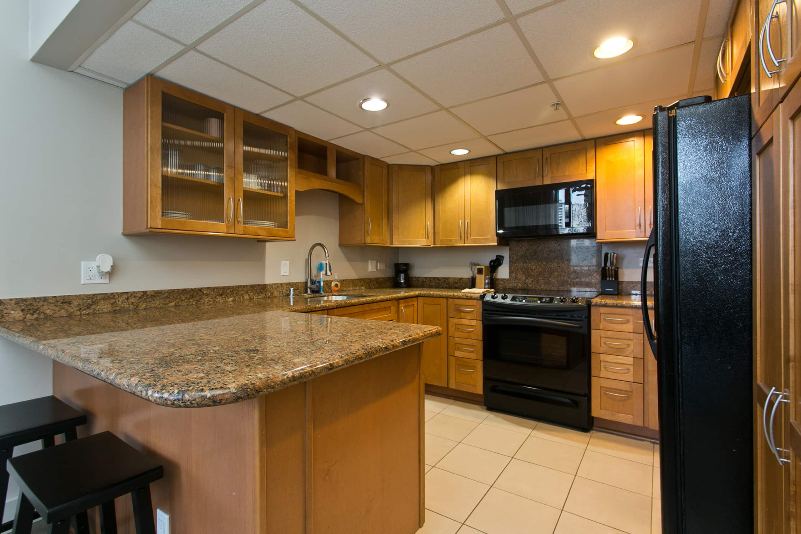Home in Honolulu · ★4.37 · 1 bedroom · 2 beds · 1 private bath - Image 8