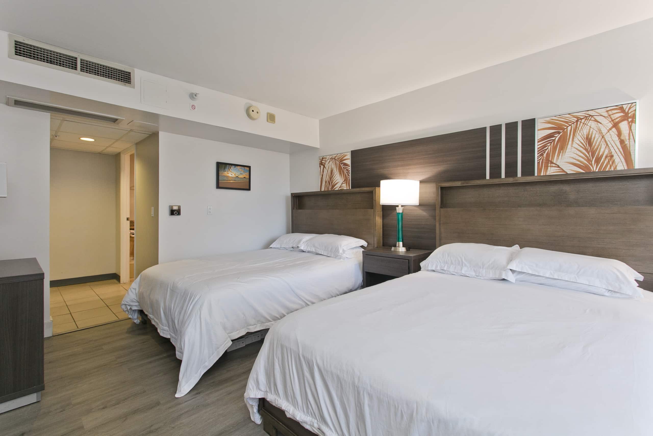 Home in Honolulu · ★4.37 · 1 bedroom · 2 beds · 1 private bath - Image 12