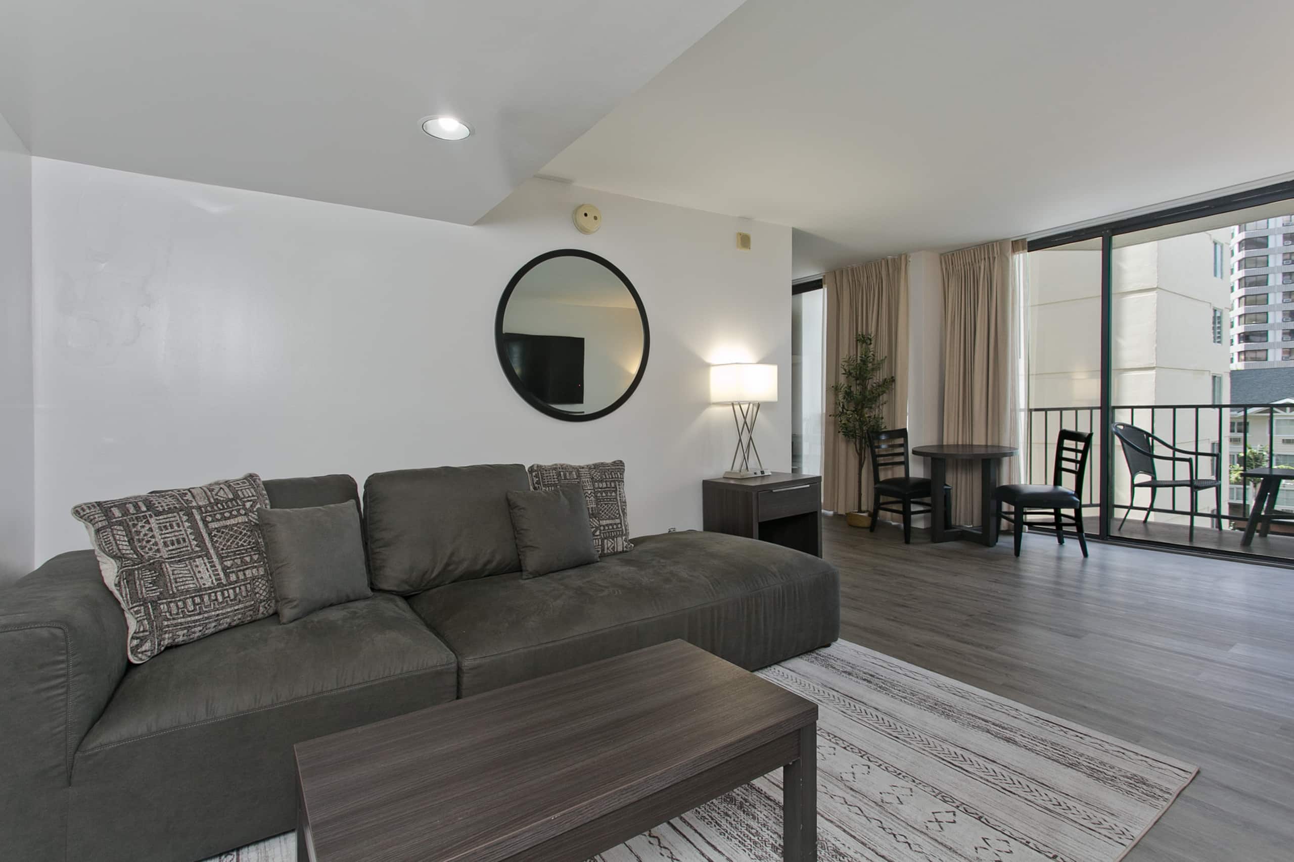 Home in Honolulu · ★4.37 · 1 bedroom · 2 beds · 1 private bath - Image 2