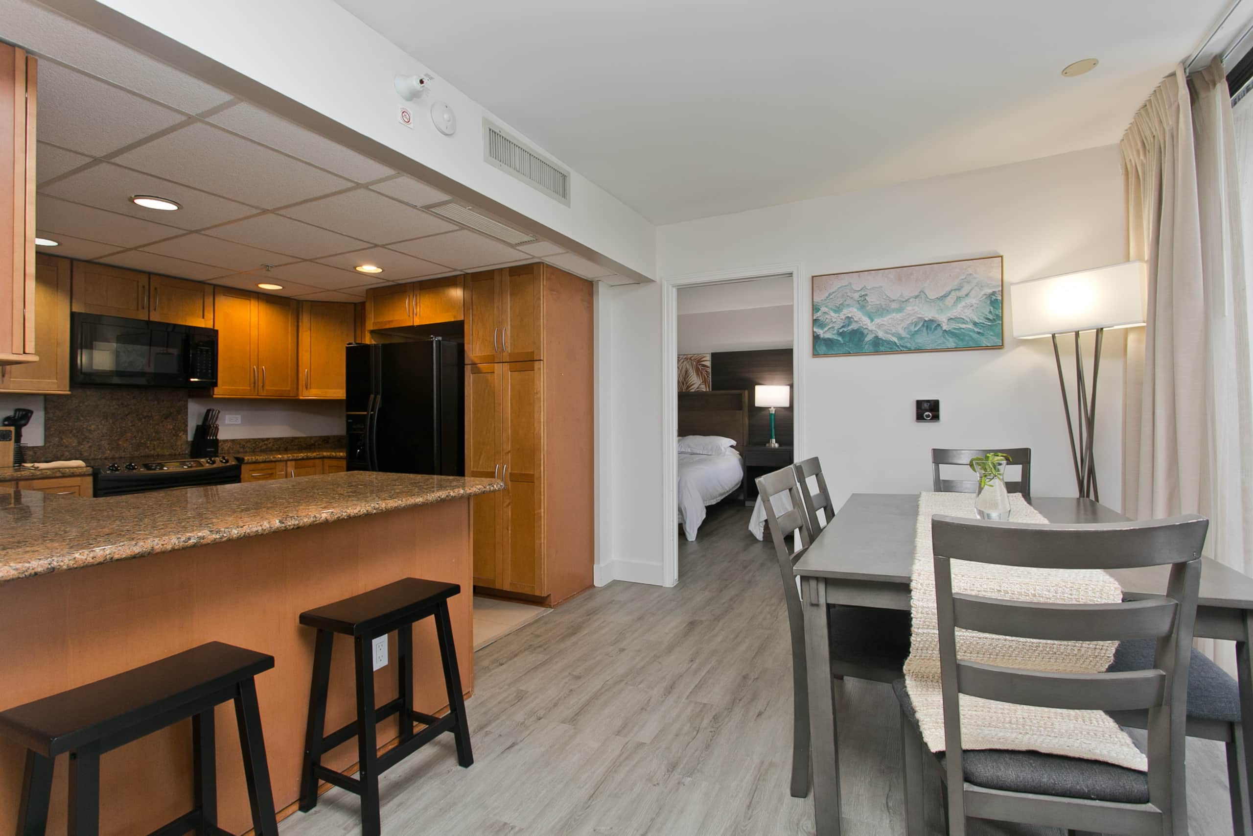 Home in Honolulu · ★4.37 · 1 bedroom · 2 beds · 1 private bath - Image 5