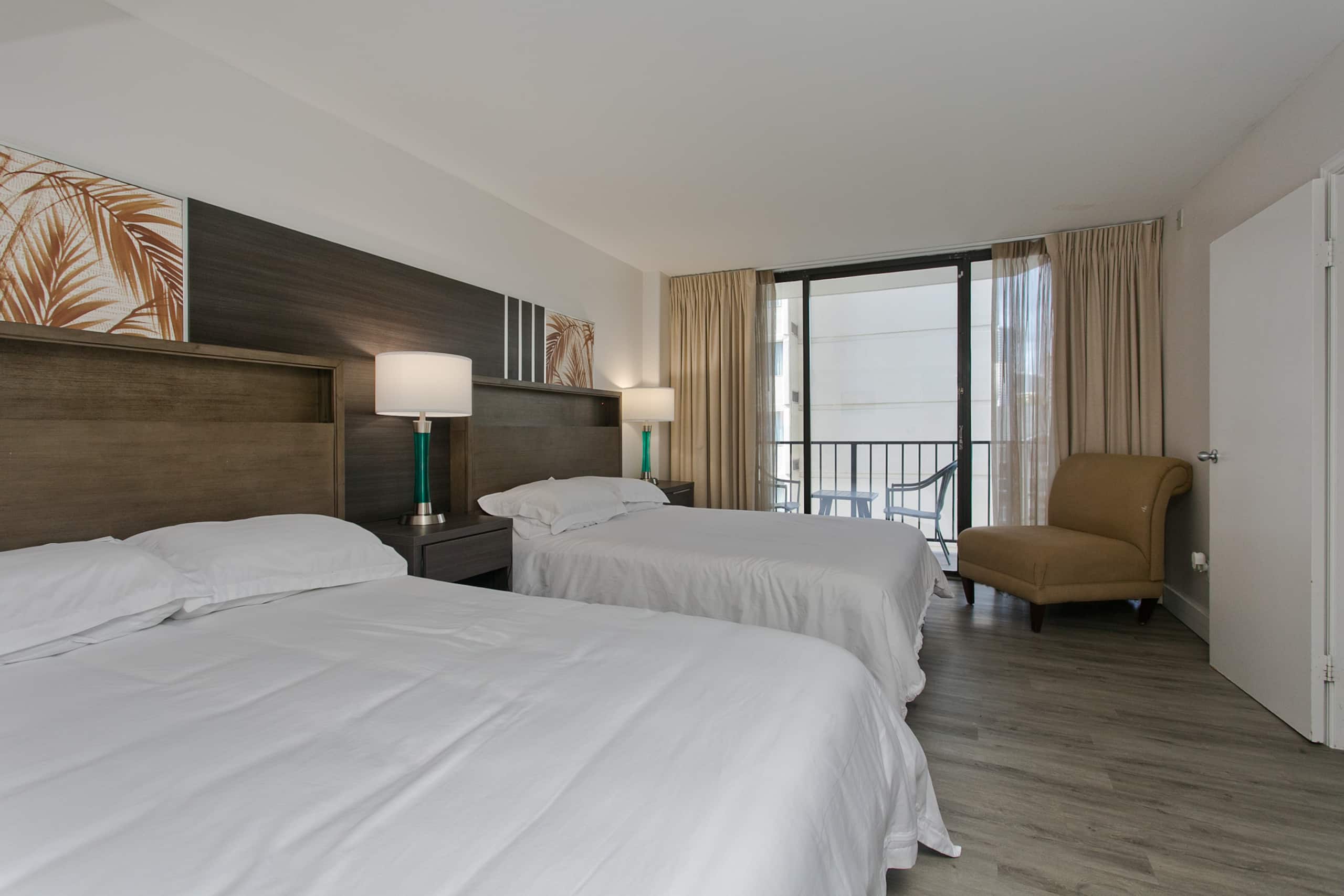 Home in Honolulu · ★4.37 · 1 bedroom · 2 beds · 1 private bath - Image 10