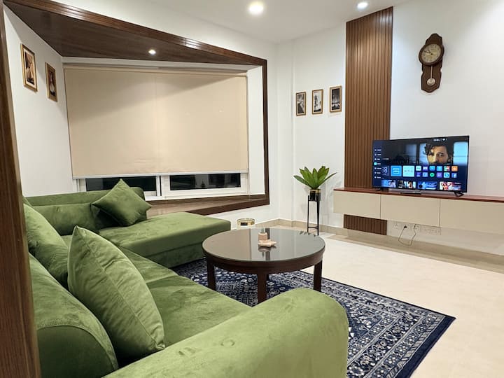 Brand New 1 Bed Apartment | Penta Square | Dha 5 - 라호르