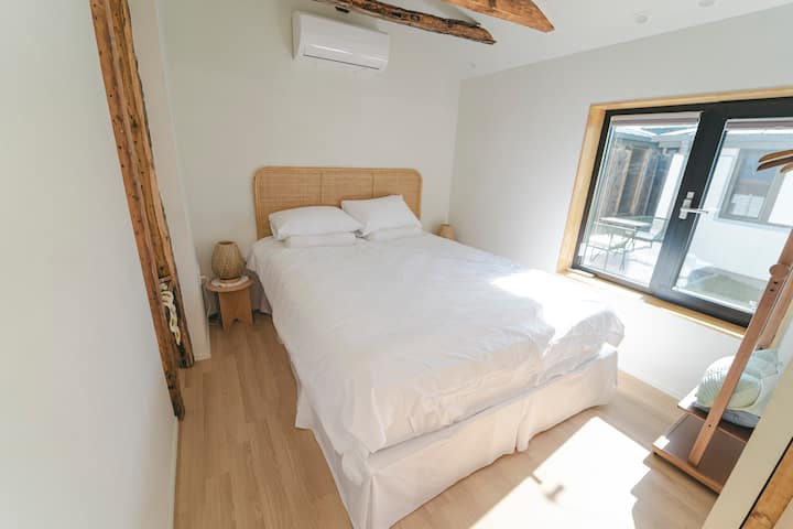 Kkotdam-dong спална соба 2. Брачен кревет (широк 150-179 см)