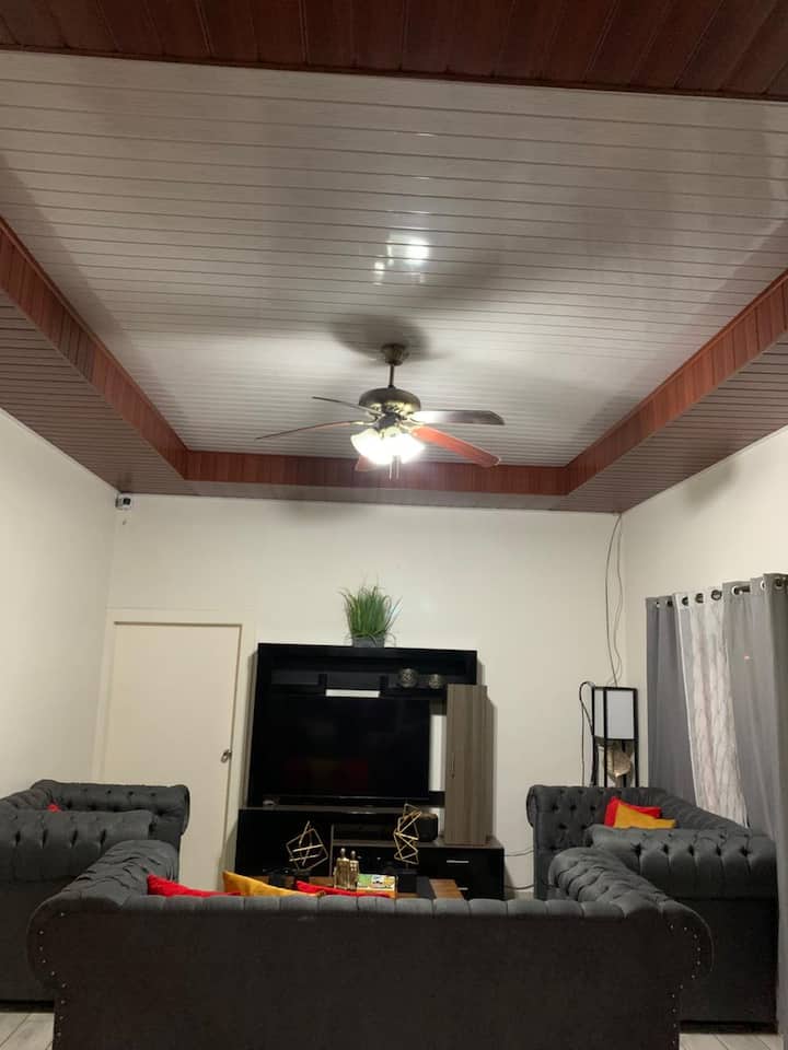 Casa Con Cercanía Al Lago De Yojoa Y Turismo - Las Vegas