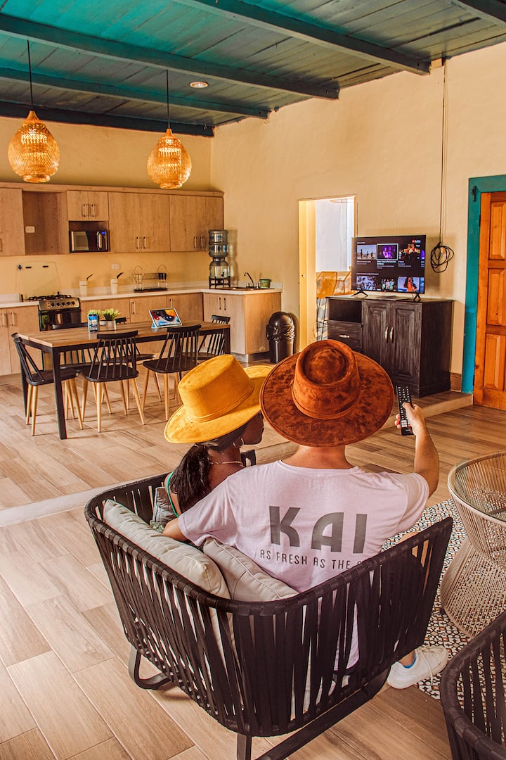 Casa Violeta En El Corazón De La Isla De Flores - Guatemala