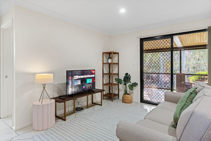 Private Forest Vibes Meets Modern Comfort - Brisbane