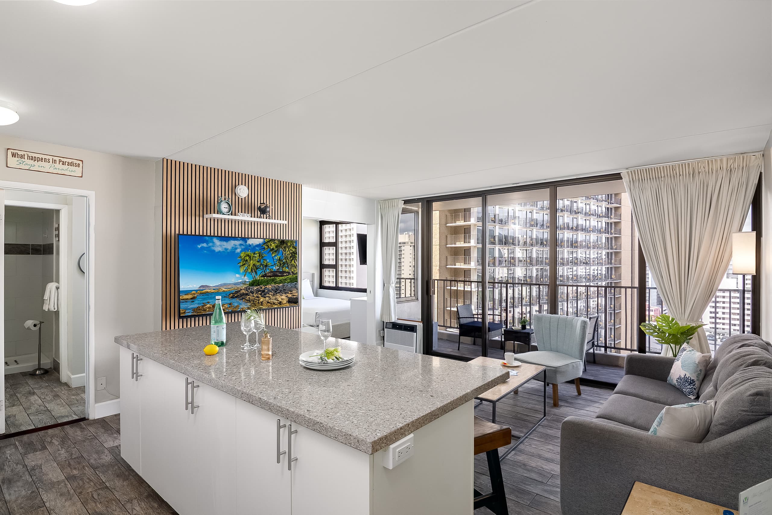 Condo in Honolulu · ★4.77 · 1 bedroom · 3 beds · 1 private bath - Image 23
