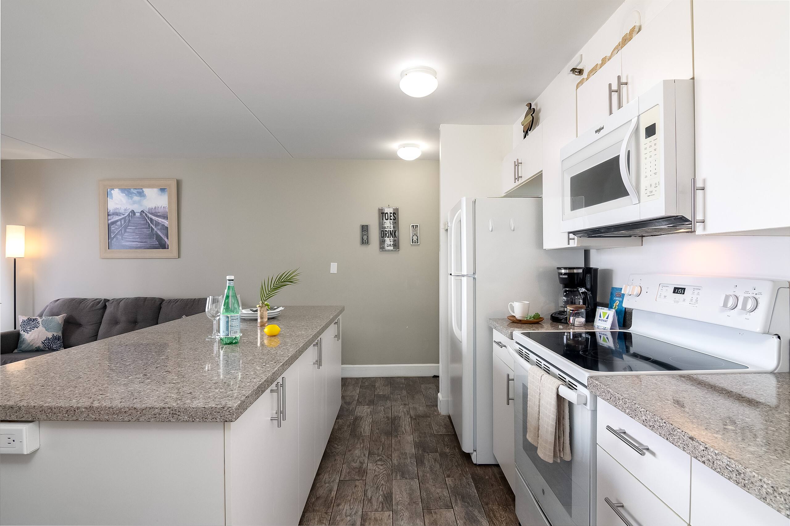 Condo in Honolulu · ★4.77 · 1 bedroom · 3 beds · 1 private bath - Image 15