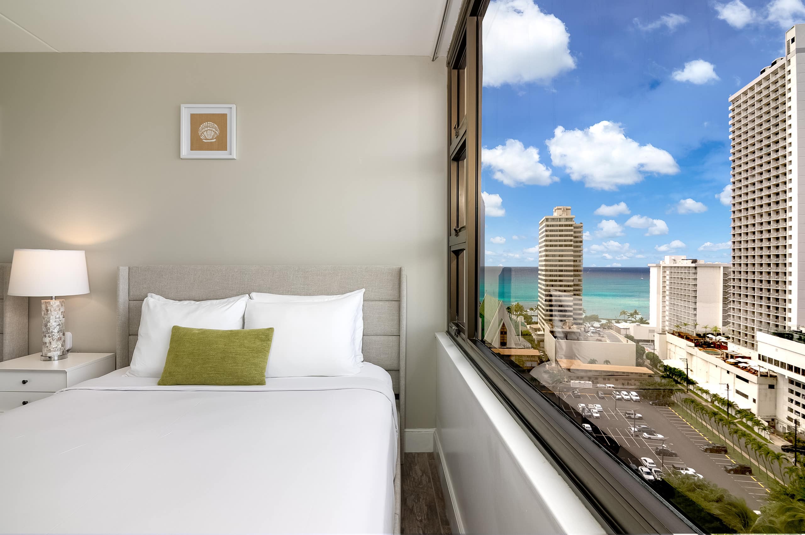 Condo in Honolulu · ★4.77 · 1 bedroom · 3 beds · 1 private bath - Image 31