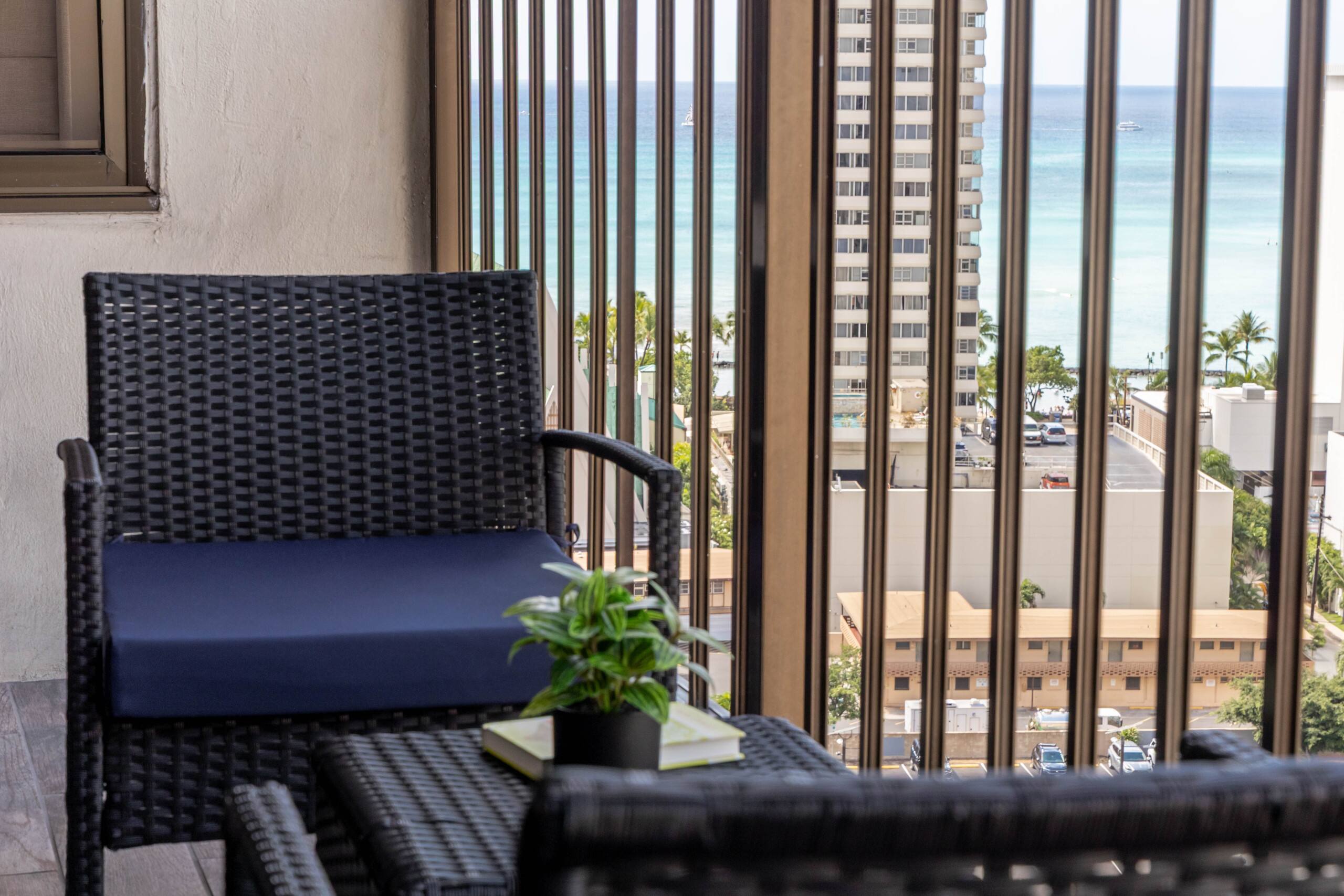 Condo in Honolulu · ★4.77 · 1 bedroom · 3 beds · 1 private bath - Image 43
