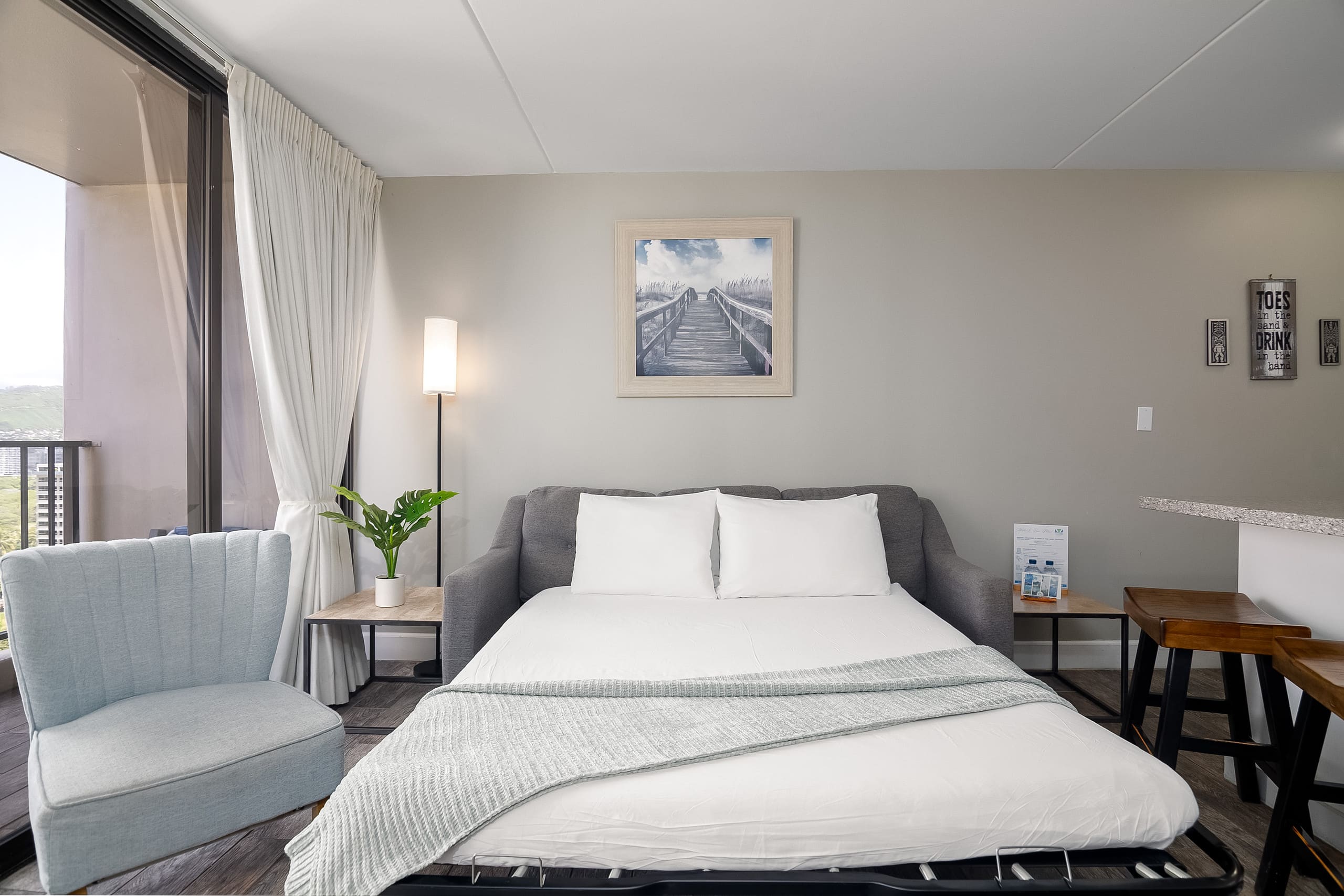Condo in Honolulu · ★4.77 · 1 bedroom · 3 beds · 1 private bath - Image 1