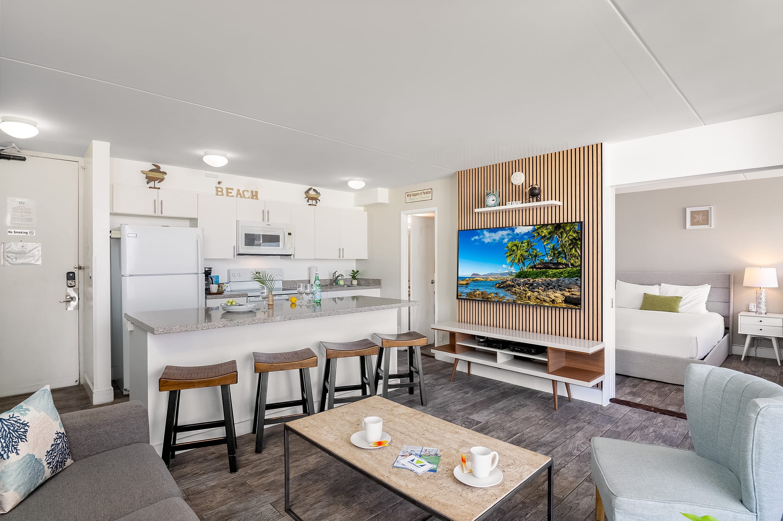 Condo in Honolulu · ★4.77 · 1 bedroom · 3 beds · 1 private bath - Image 5