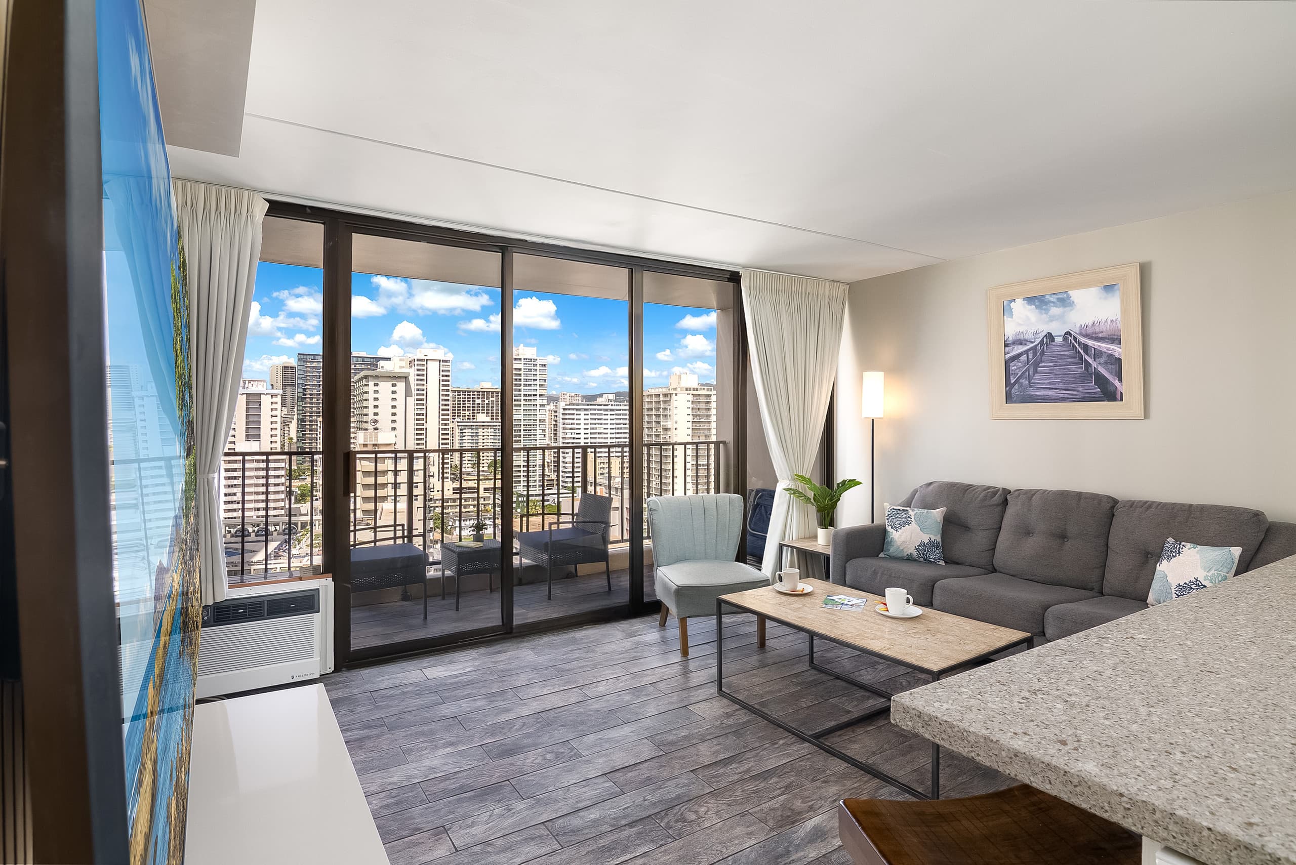 Condo in Honolulu · ★4.77 · 1 bedroom · 3 beds · 1 private bath - Image 7