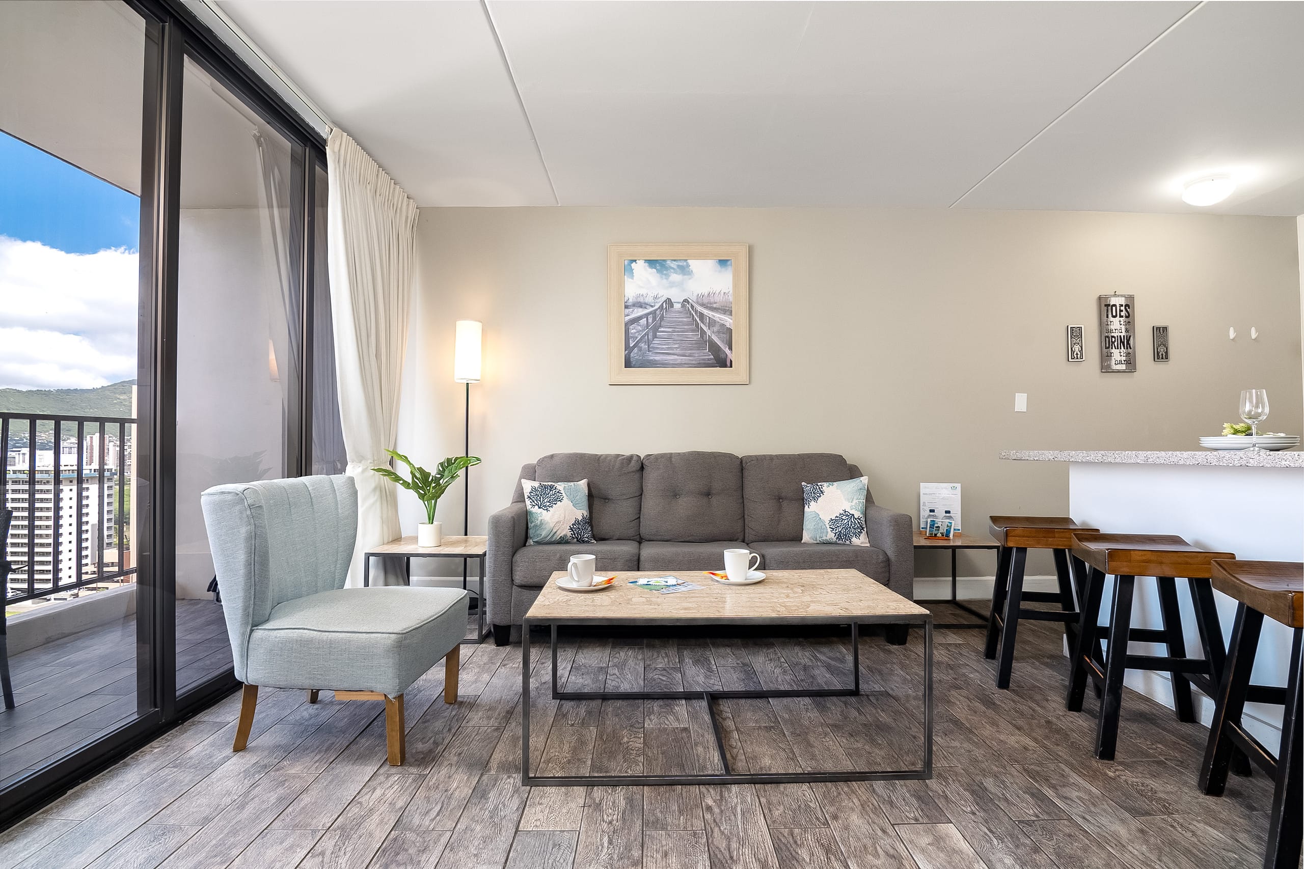 Condo in Honolulu · ★4.77 · 1 bedroom · 3 beds · 1 private bath - Image 3