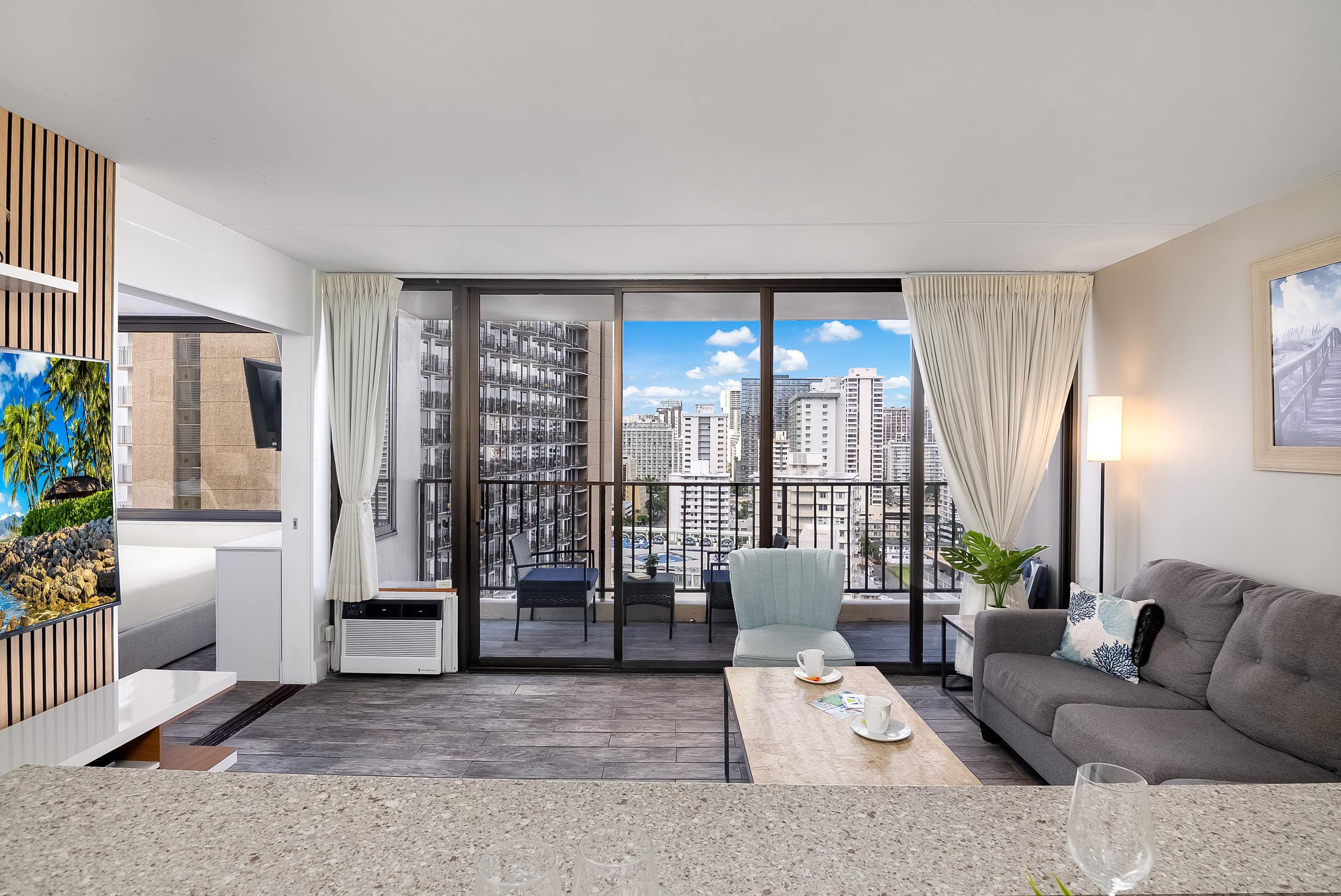 Condo in Honolulu · ★4.77 · 1 bedroom · 3 beds · 1 private bath - Image 6