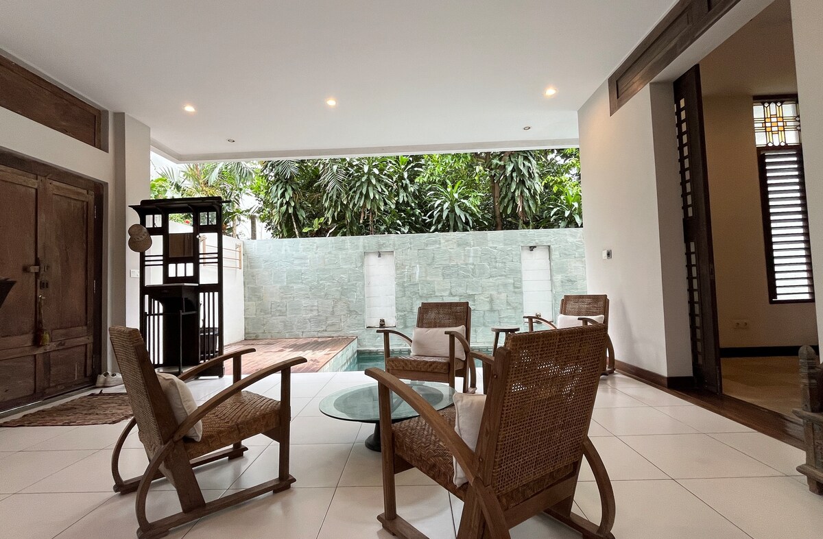 Villa in Kediri · 2 bedrooms · 2 beds · 2 private baths，Airbnb 可比房源