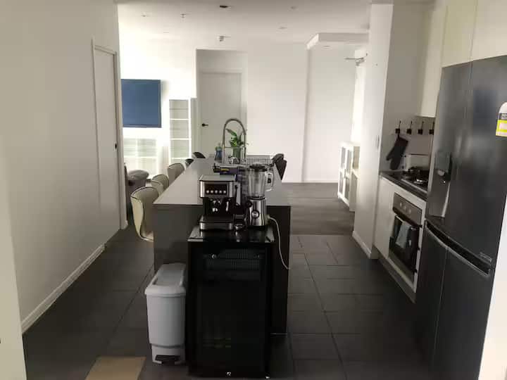 Sky High Suite | Waterbed & Ensuite | Brisbane Cbd - Brisbane