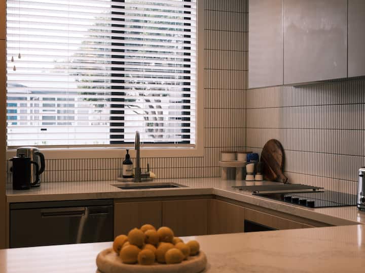 Full kitchen image 6