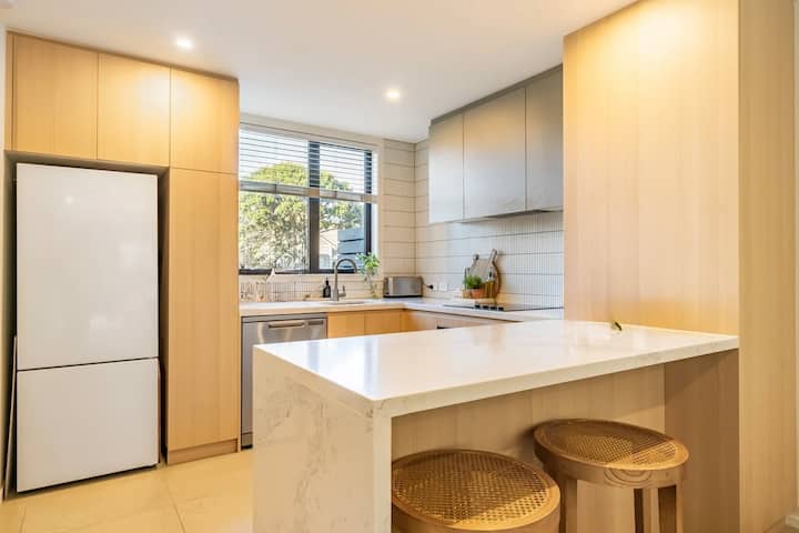 Full kitchen image 1