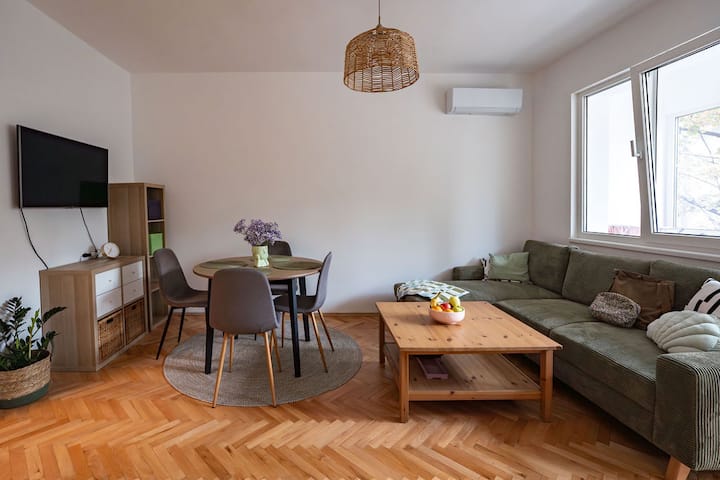 Cosy In Varna.тих и уютен близо до автогара и мол. - Varna