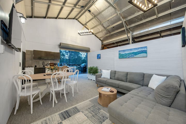 Scarborough Estate - Luxury Barn Farm Stay - Gold Coast