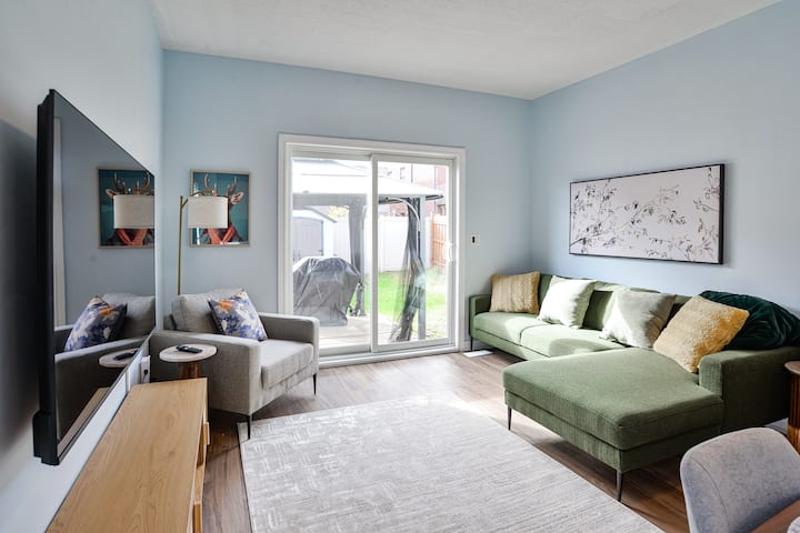 Westridge Bungalow · Modern 3br Retreat W 4 Beds - 오릴리아