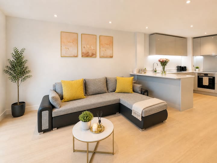 Uxbridge Residences•open-plan•by Piccadillyline - Uxbridge, UK