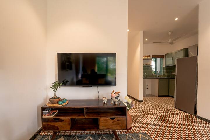 Living room image 7