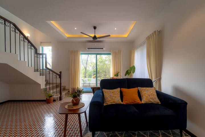 Living room image 3