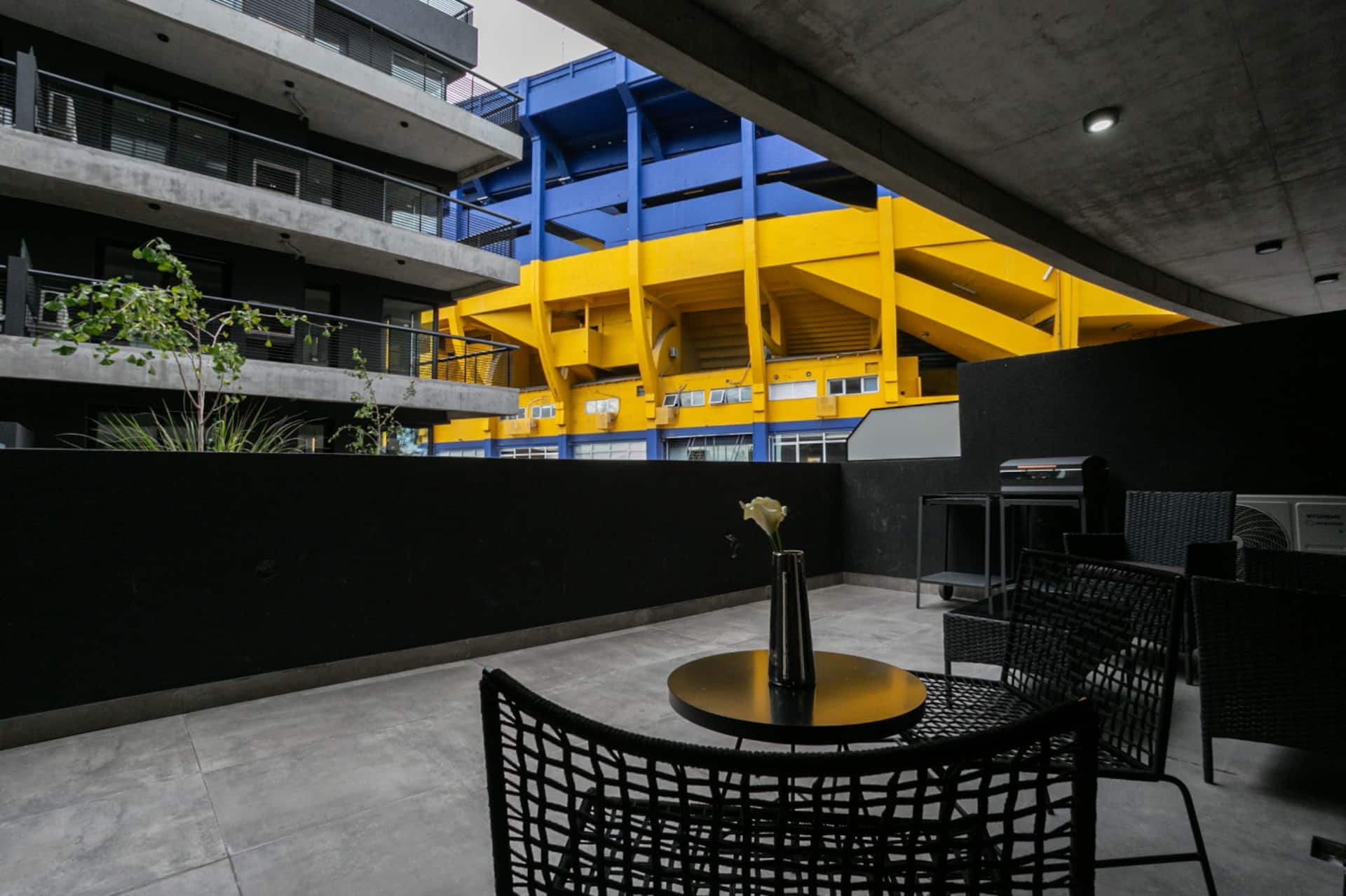Exclusive unit in front of La Bombonera with breakfast
