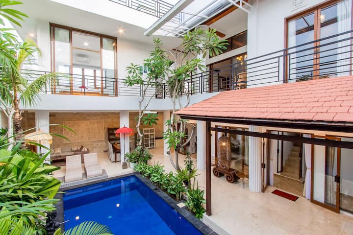 6 Br Tropical Villa With Ocean View In Jimbaran - Jimbaran